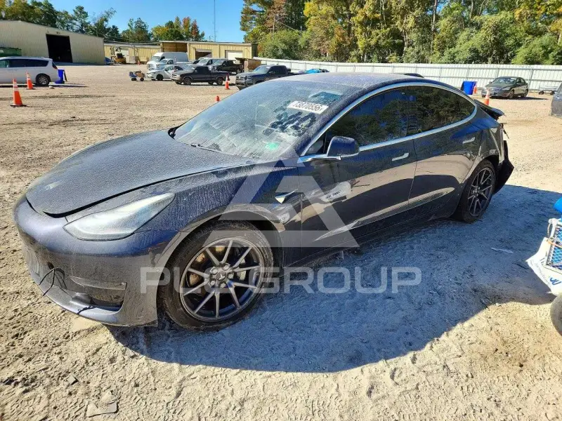2018 Tesla Model 3 фото