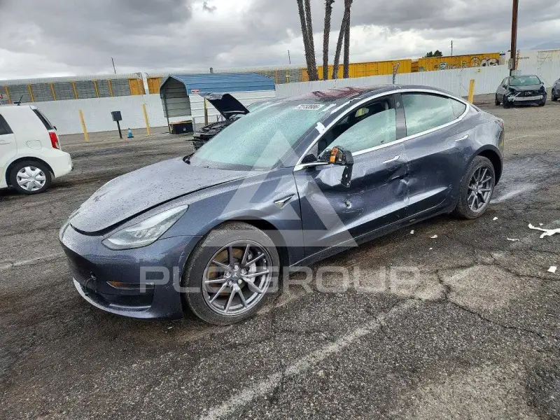2018 Tesla Model 3 фото