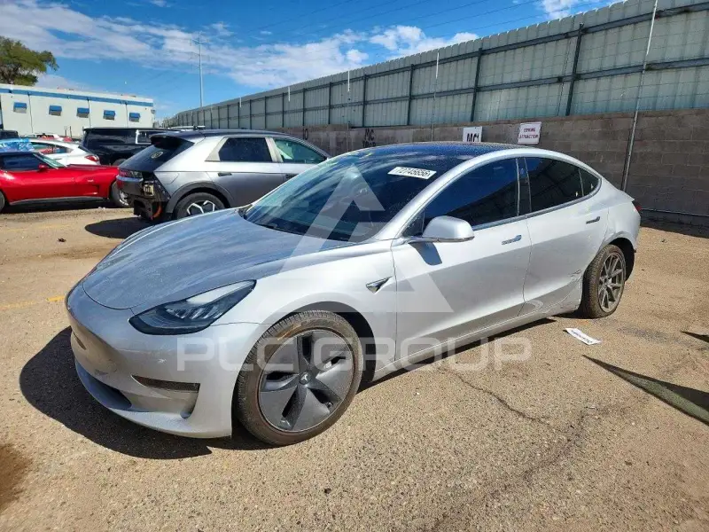 2018 Tesla Model 3 photo