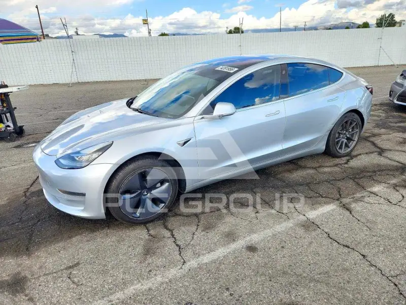 2018 Tesla Model 3 фото