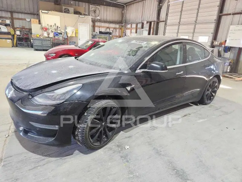 2018 Tesla Model 3 фото