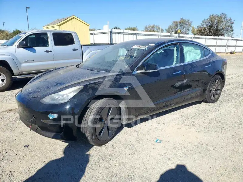 2018 Tesla Model 3 фото