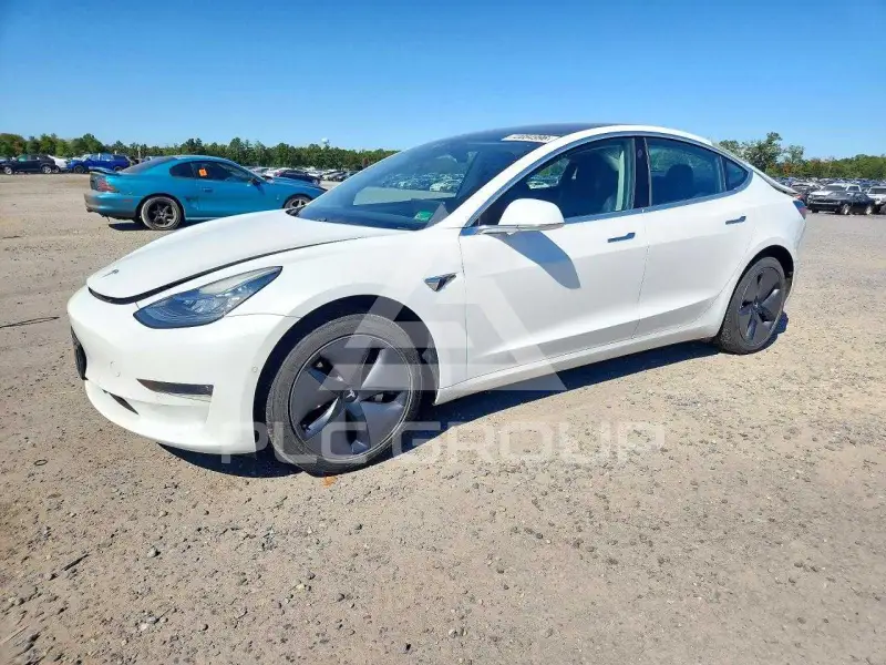 2018 Tesla Model 3 фото