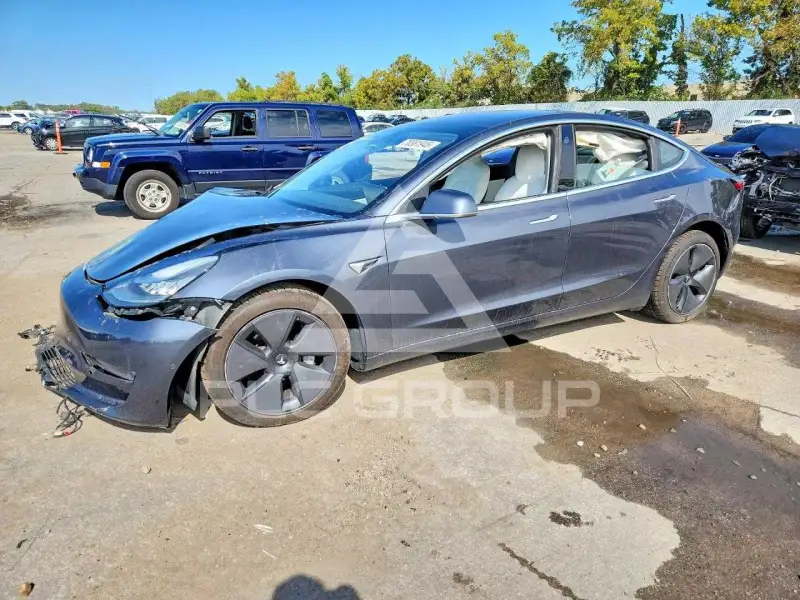 2018 Tesla Model 3 фото