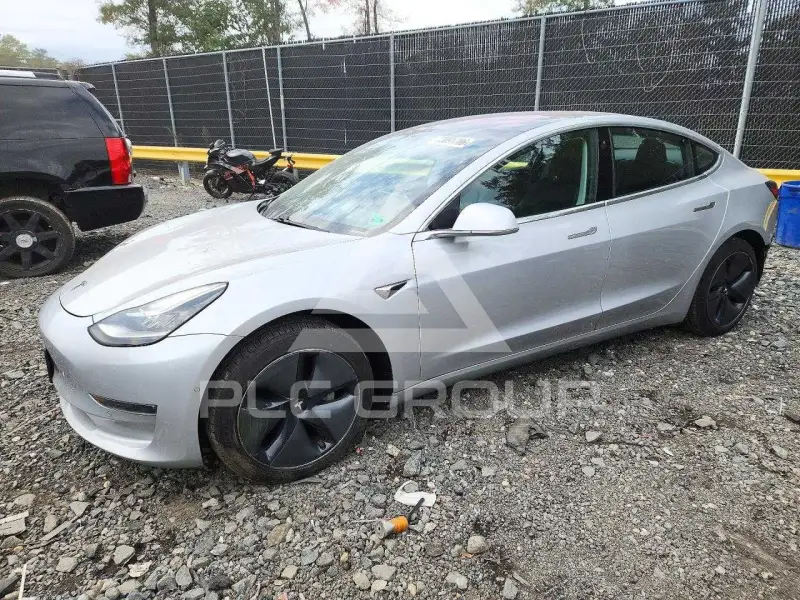 2018 Tesla Model 3 фото