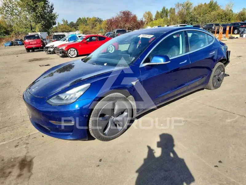 2018 Tesla Model 3 фото