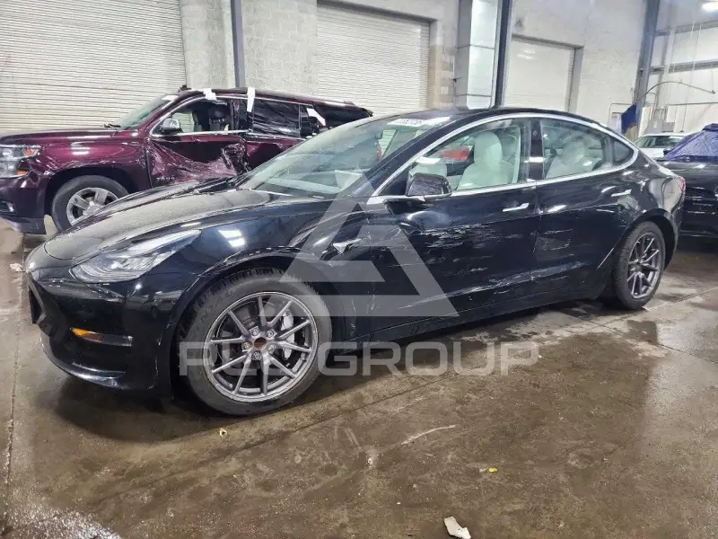 2018 Tesla Model 3 фото