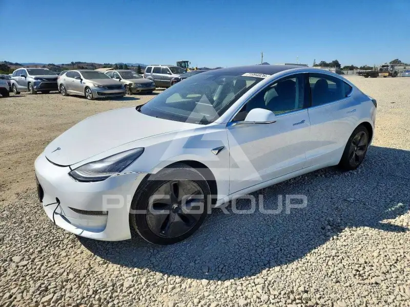 2018 Tesla Model 3 фото