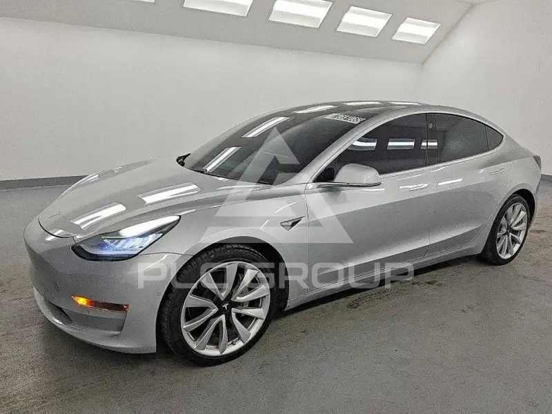 2018 Tesla Model 3 photo