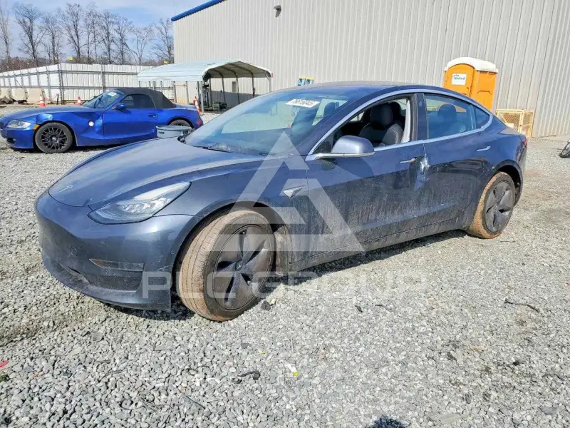 2018 Tesla Model 3 фото