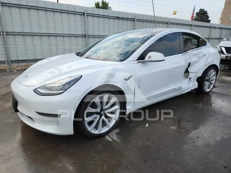 2018 Tesla Model 3 фото