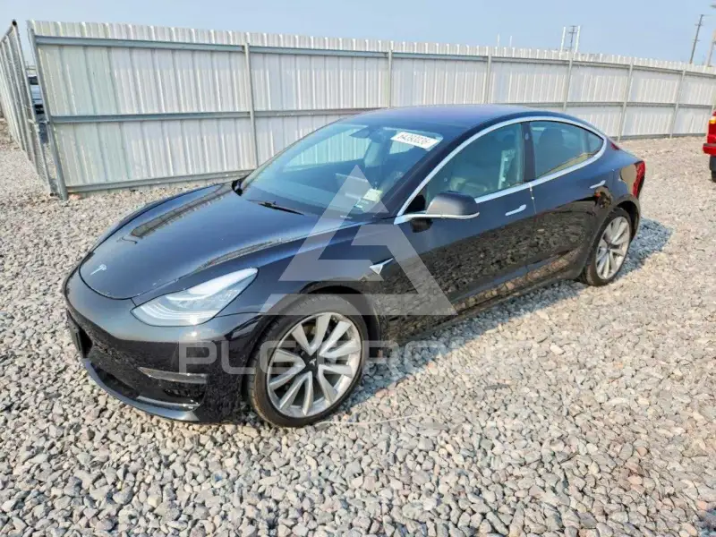 2018 Tesla Model 3 фото