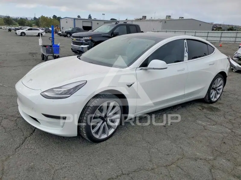 2018 Tesla Model 3 фото
