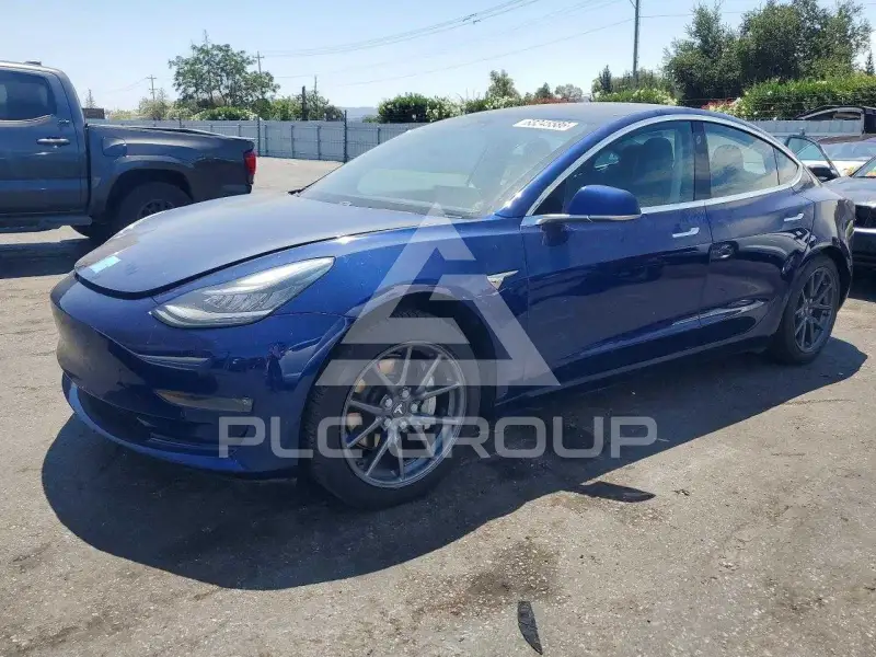 2018 Tesla Model 3 фото