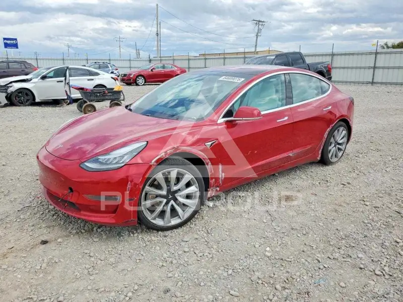 2018 Tesla Model 3 фото