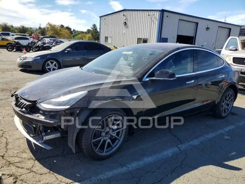 2018 Tesla Model 3 фото