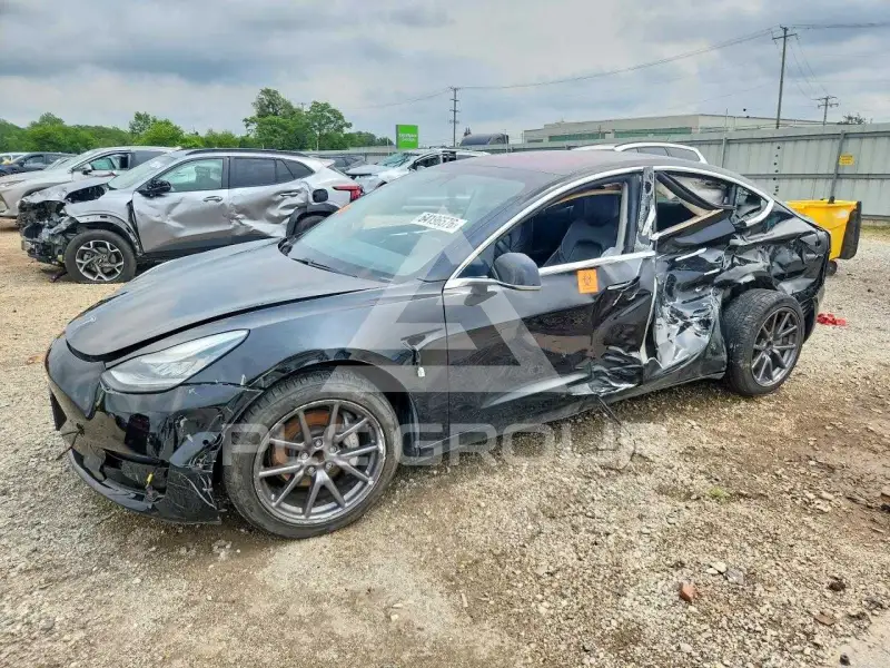 2018 Tesla Model 3 фото