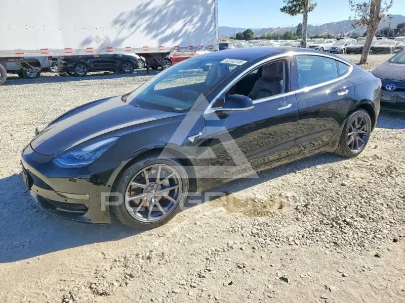 2018 Tesla Model 3 фото