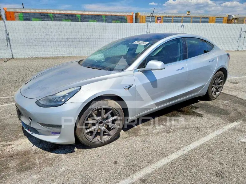 2018 Tesla Model 3 photo