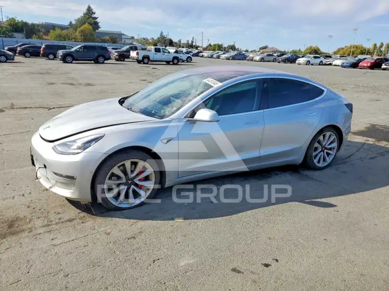 2018 Tesla Model 3 фото