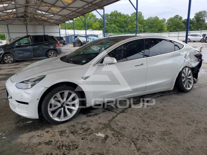 2018 Tesla Model 3 фото