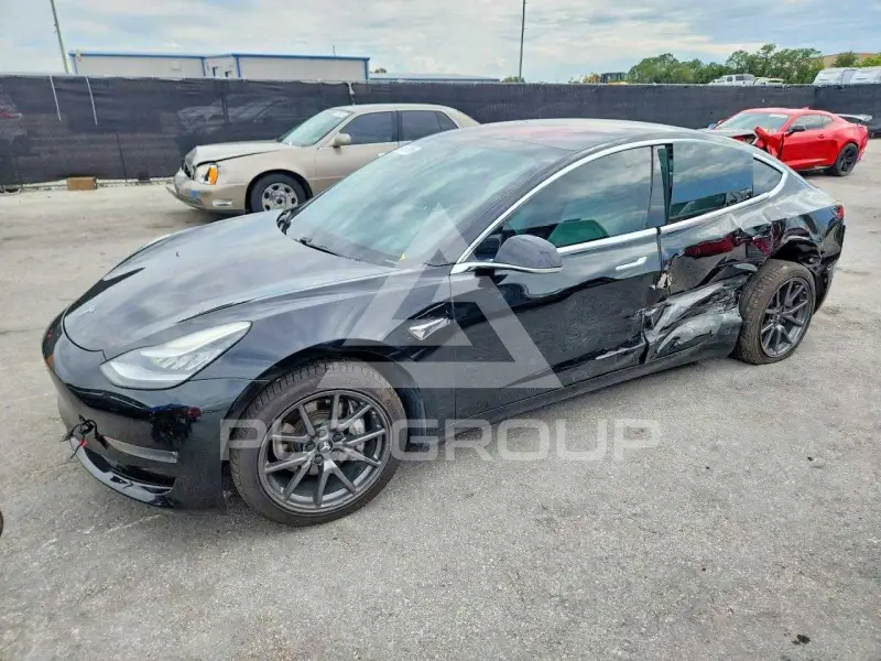 2018 Tesla Model 3 фото