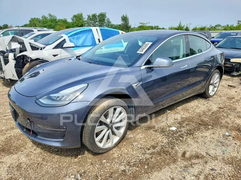 2018 Tesla Model 3 фото