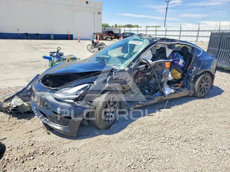 2018 Tesla Model 3 фото