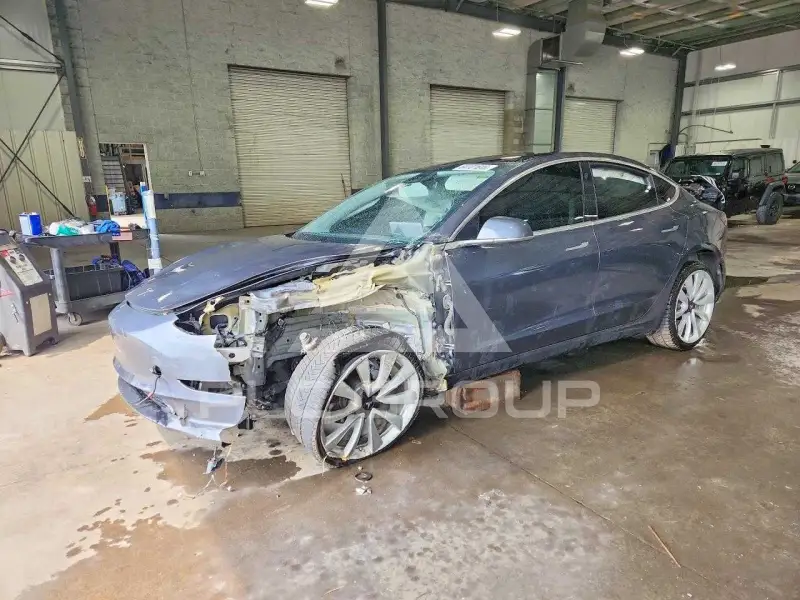 2018 Tesla Model 3 фото