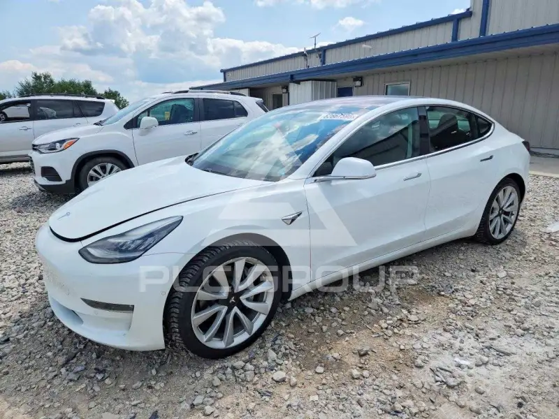 2018 Tesla Model 3 фото