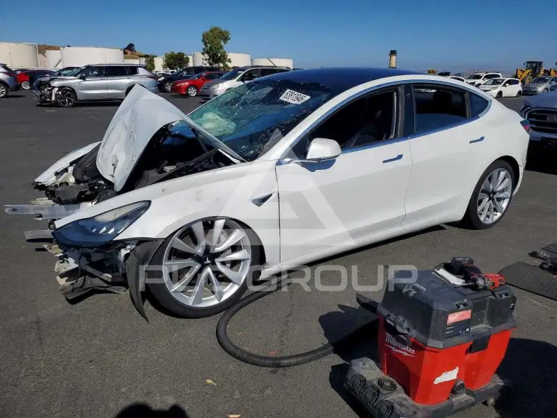 2018 Tesla Model 3 фото