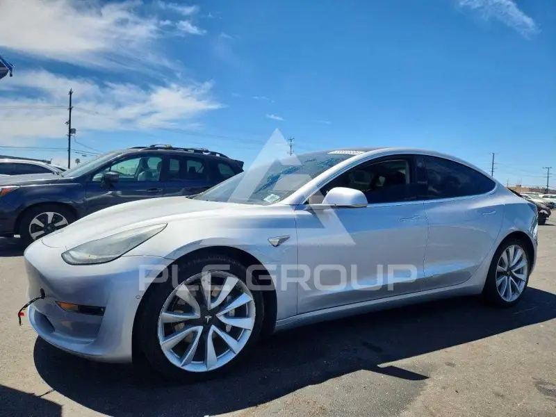 2018 Tesla Model 3 фото