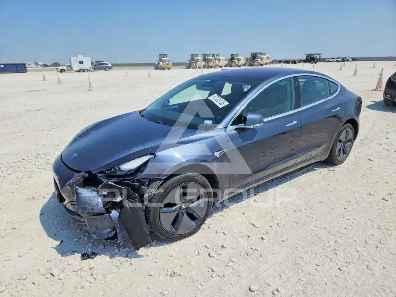 2018 Tesla Model 3 фото