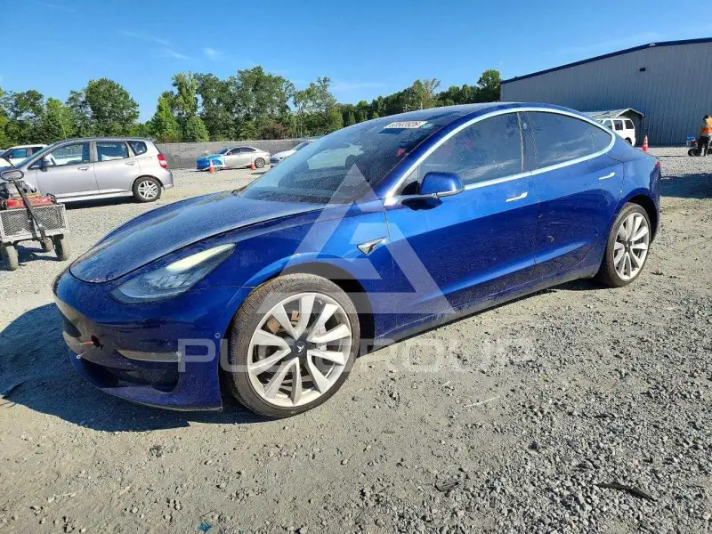2018 Tesla Model 3 фото