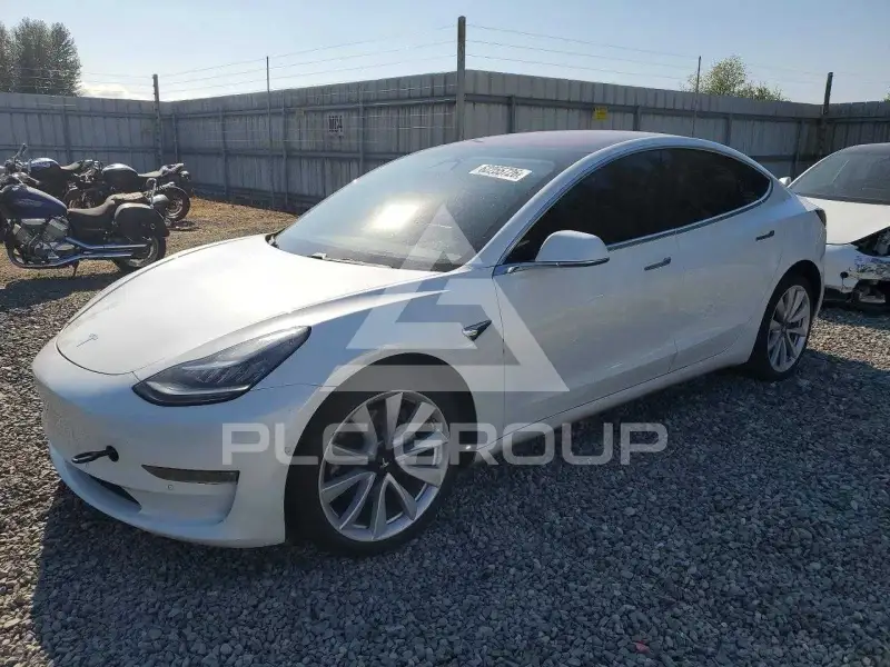 2018 Tesla Model 3 фото