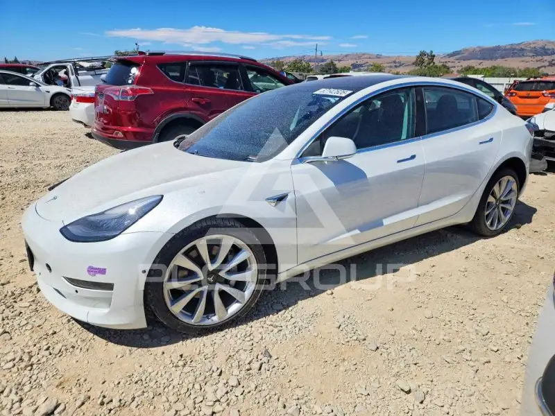 2018 Tesla Model 3 фото