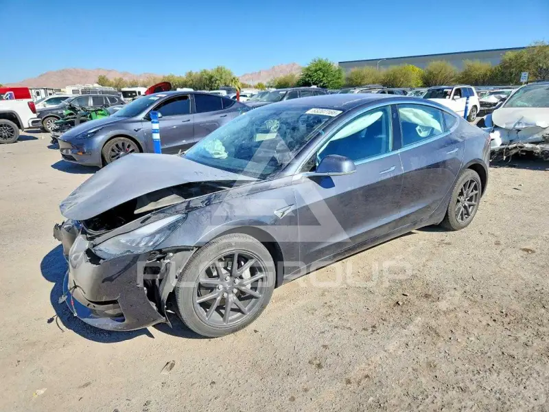 2018 Tesla Model 3 фото