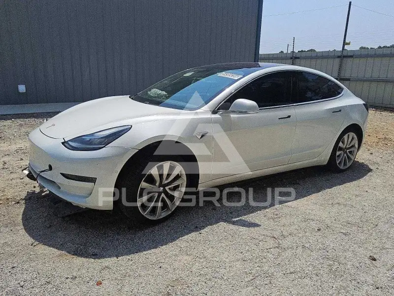 2018 Tesla Model 3 фото