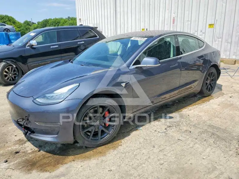 2018 Tesla Model 3 photo