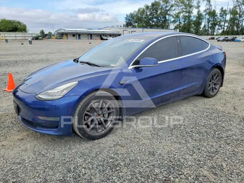 2018 Tesla Model 3 фото