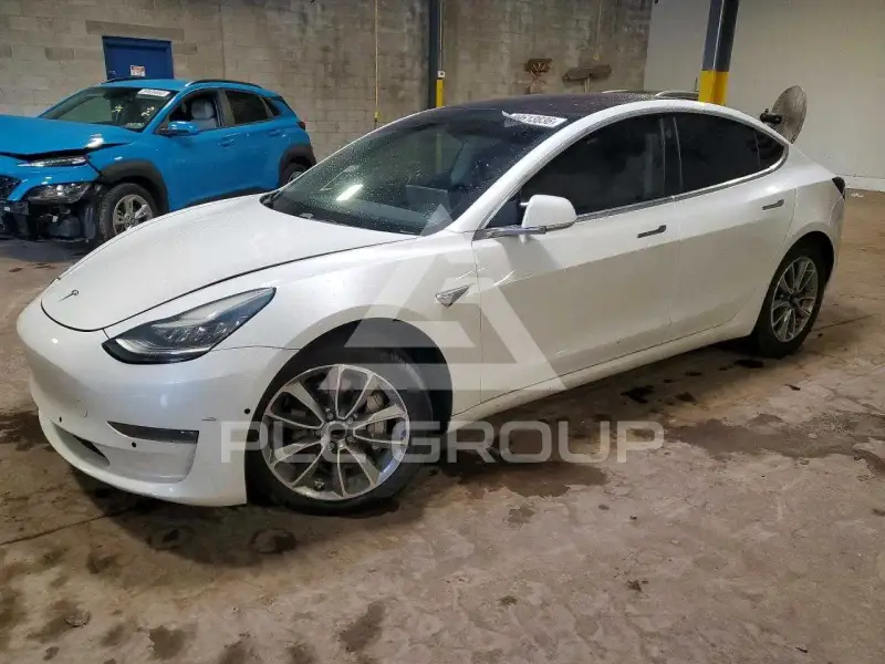 2018 Tesla Model 3 фото