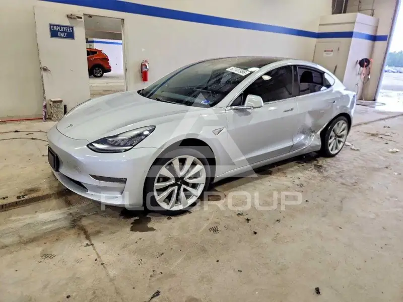 2018 Tesla Model 3 фото