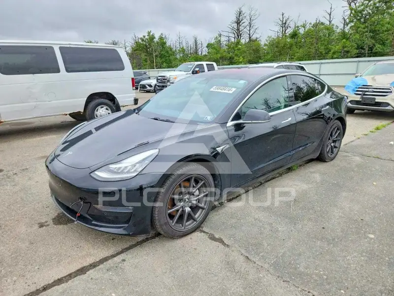 2018 Tesla Model 3 фото