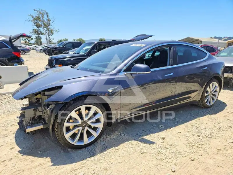 2018 Tesla Model 3 фото