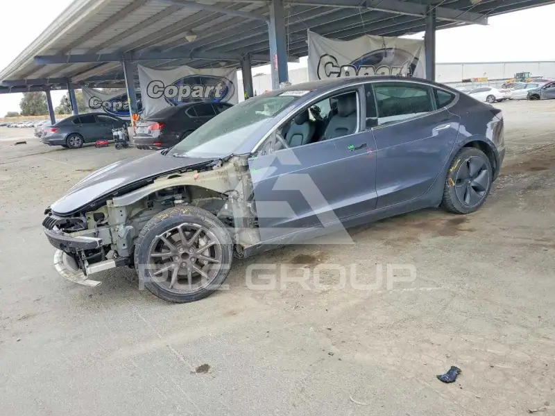 2018 Tesla Model 3 фото