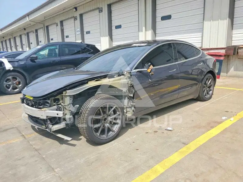 2018 Tesla Model 3 фото