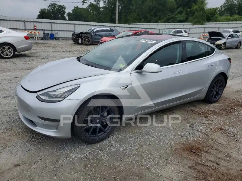 2018 Tesla Model 3 фото