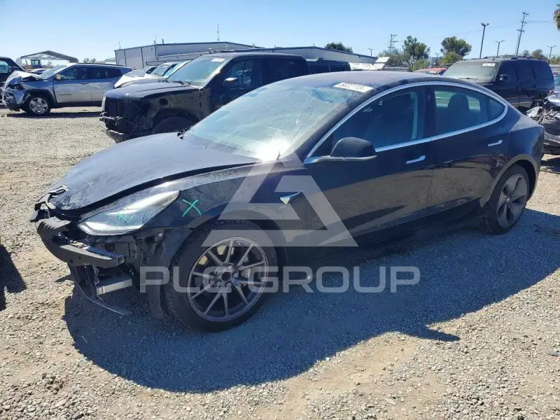 2018 Tesla Model 3 фото