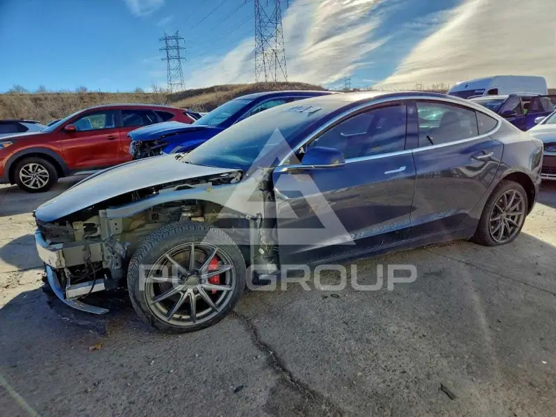 2018 Tesla Model 3 фото