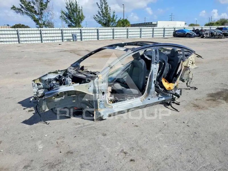 2018 Tesla Model 3 фото